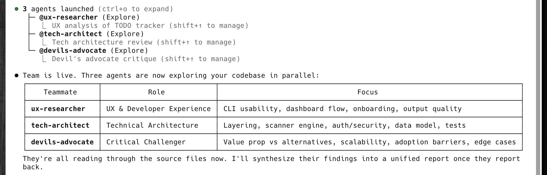 3つのエージェント（ux-researcher、tech-architect、devils-advocate）がスポーンされた直後の画面